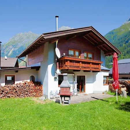 בית נופש Large With Garden And Balcony In Oetztal *