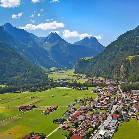 Large With Garden And Balcony In Oetztal * Langenfeld