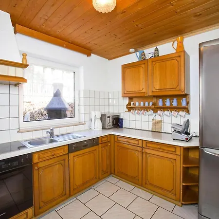 Large With Garden And Balcony In Oetztal